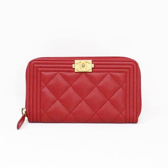 *ON SALE* CHANEL #MCA166 Red Leather Quilted Wallet - Picture 1 of 10